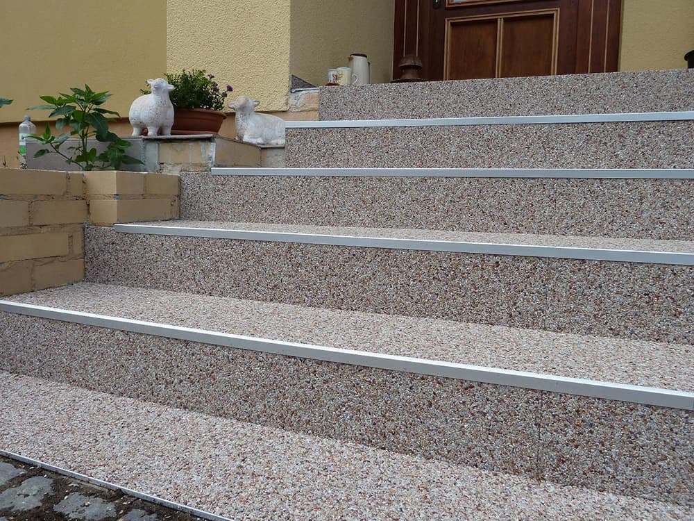 Treppe – Arabescato - steinteppich-fugenlos-naturstein-bodenbelag-fuer-terrasse-kueche-bad-und-wohnzimmer