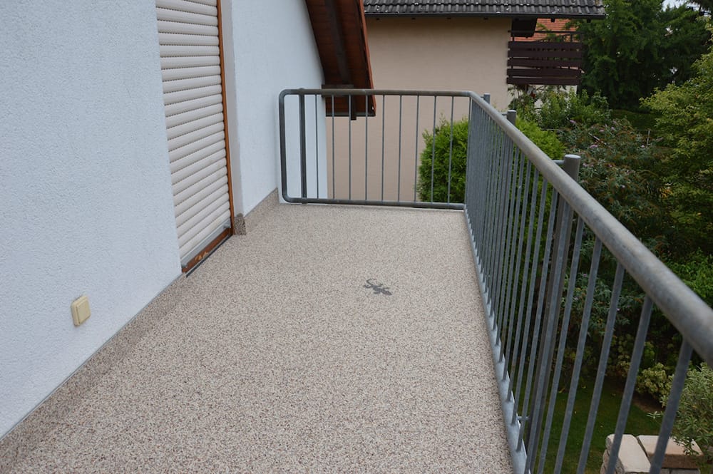 Balkon - Arabescato - steinteppich-fugenlos-naturstein-bodenbelag-fuer-terrasse-kueche-bad-und-wohnzimmer